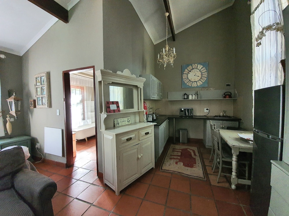 Waterhouse Guest Lodges 295 Indus Street 36/50