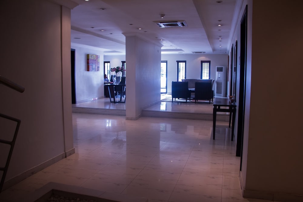 S S Hotels And Suites 5/48