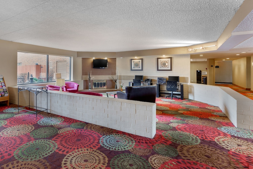 Holiday Inn Express Chicago Downers Grove 4/74