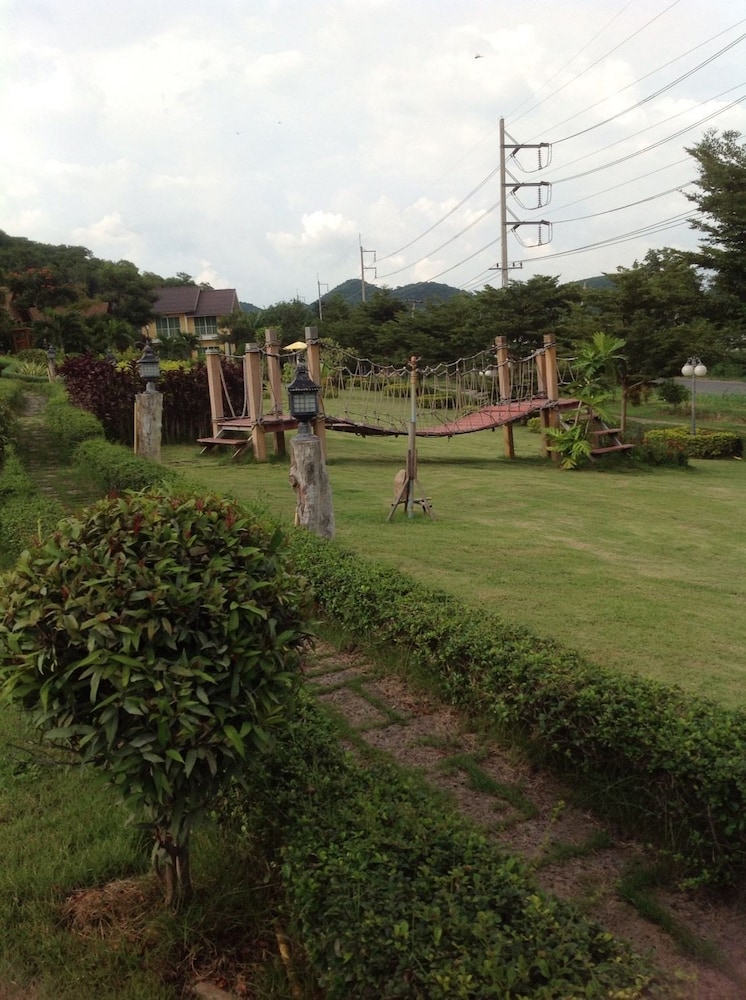 Mai Ngern Mai Thong Resort 28/37