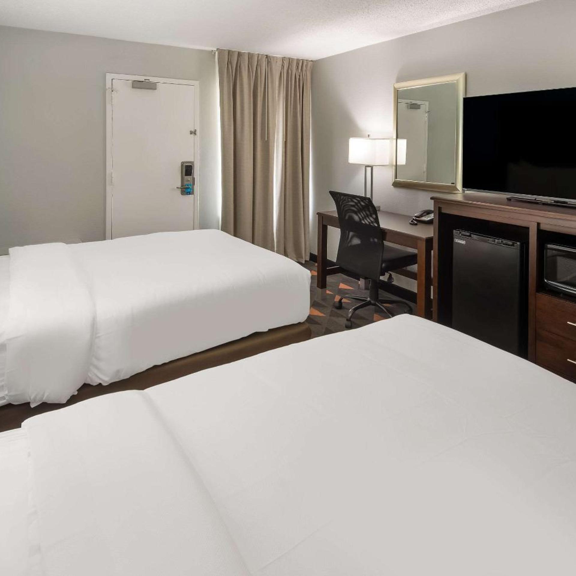 ROOM, 2 DOUBLE BEDS