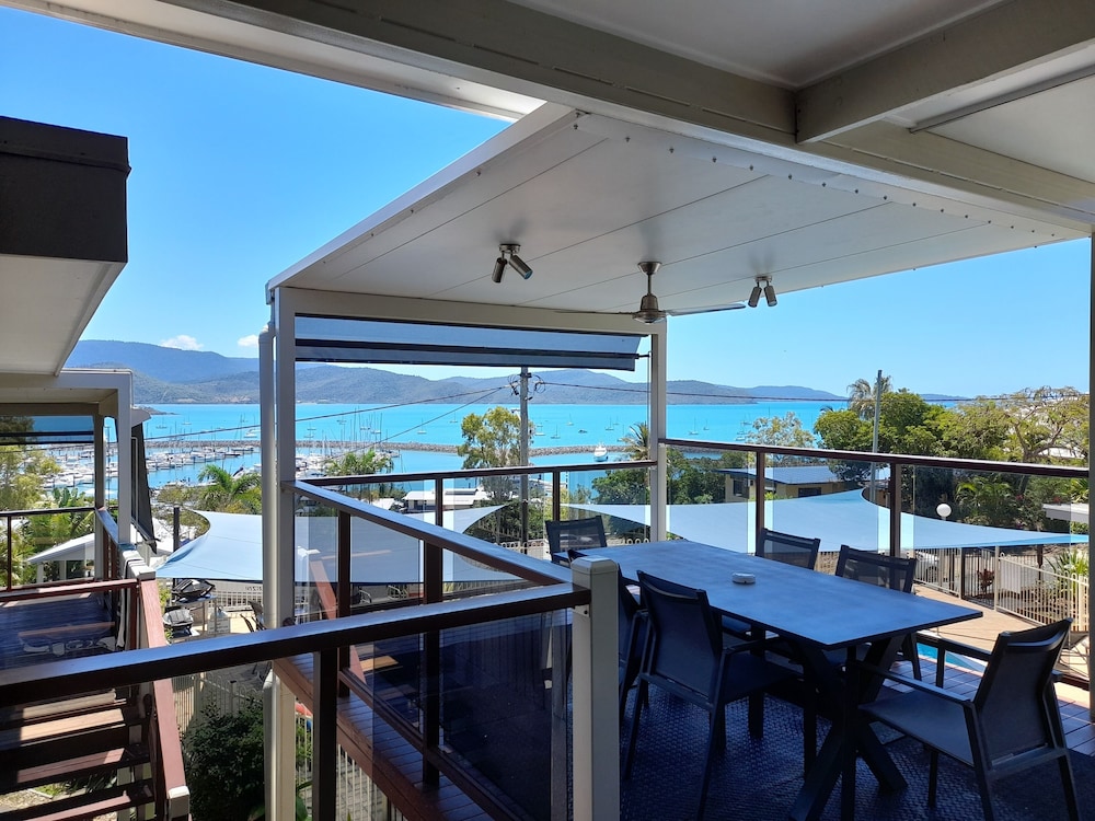 Airlie Apartments 37/78