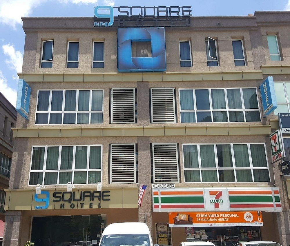 9 Square Hotel 3/31