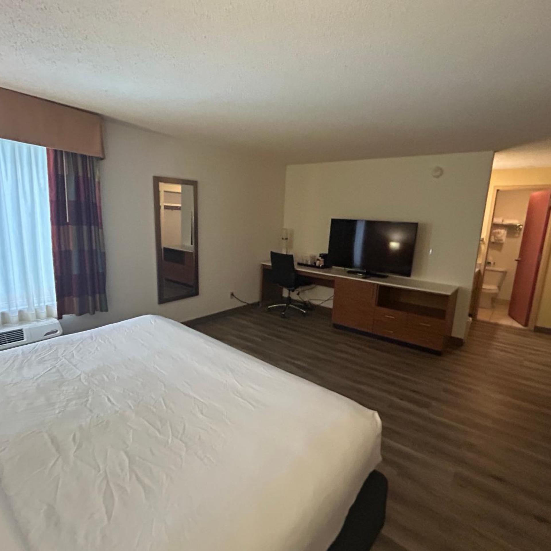 Deluxe, King Bed