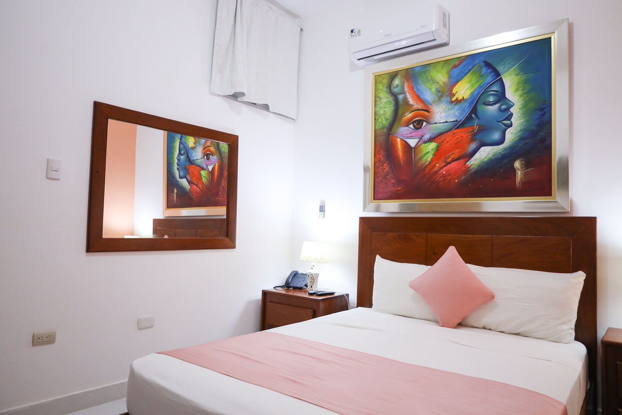 STUDIO, DOUBLE BED