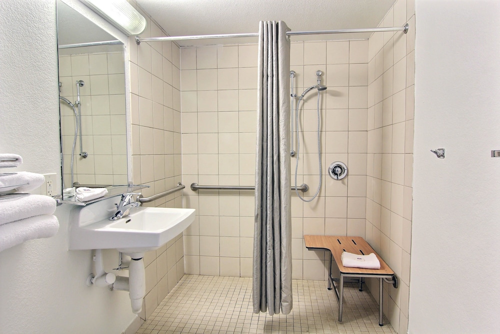 Motel6 Austin, TX - Central Downtown UT 20/53