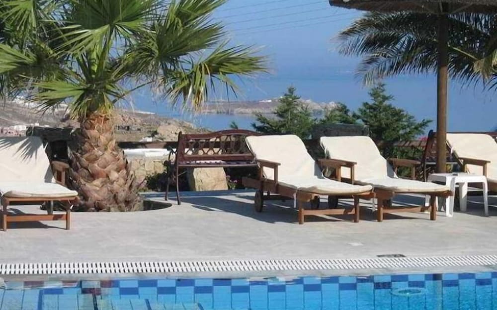 Giannoulaki Hotel 44/54