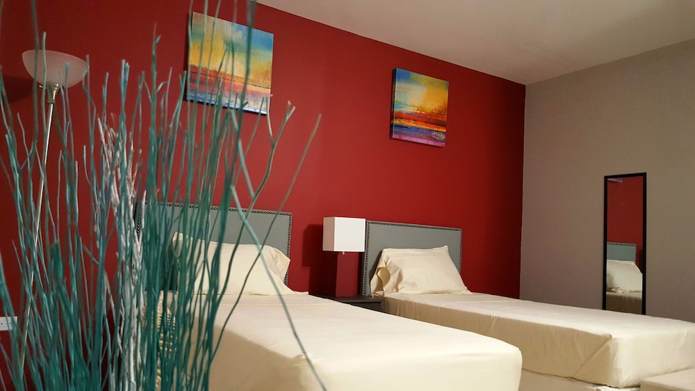 2 BEDROOMS, CITY, APARTMENT, KITCHEN, GROUND FLOOR