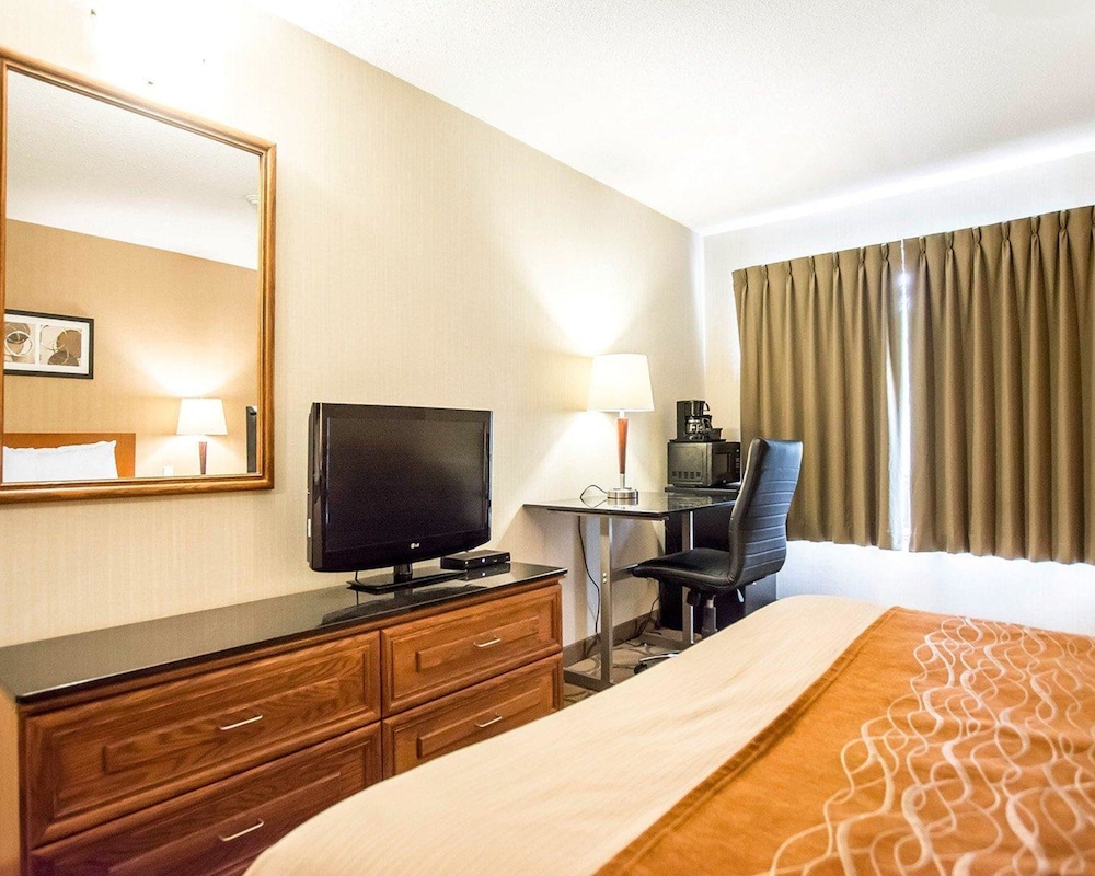 Comfort Inn Kirkland Lake 20/24
