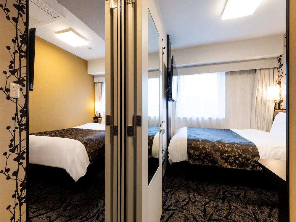 Connecting, Single, 2 Double Beds