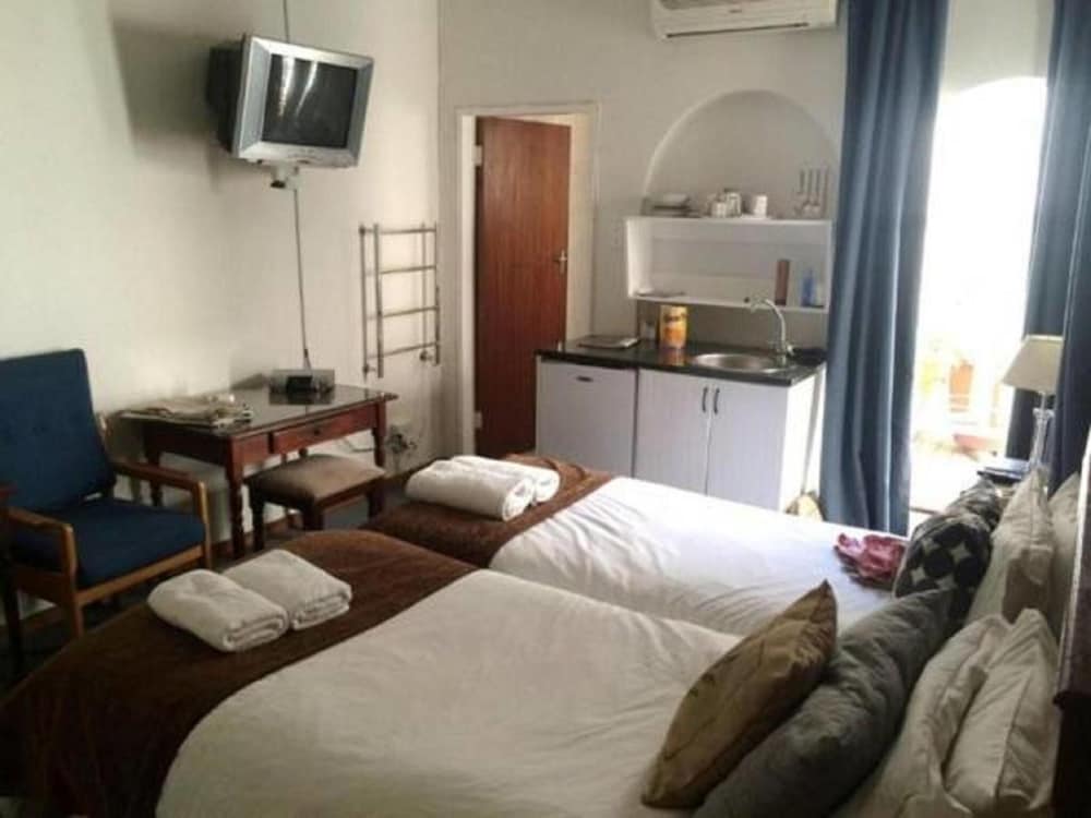 Bay Tree Guest House 9/28