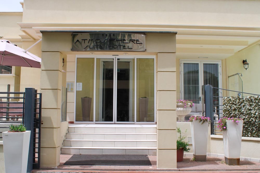 Atmosphere Suite Hotel 4/56