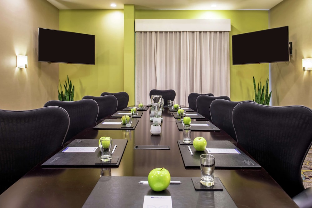 Hilton Garden Inn Jacksonville Downtown Southbank 55/60