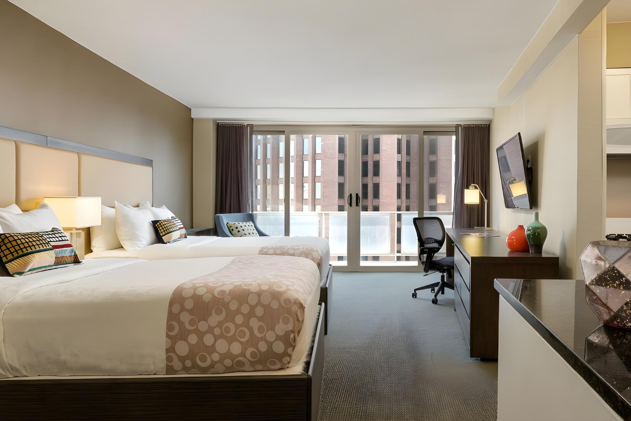 Suite, Balcony