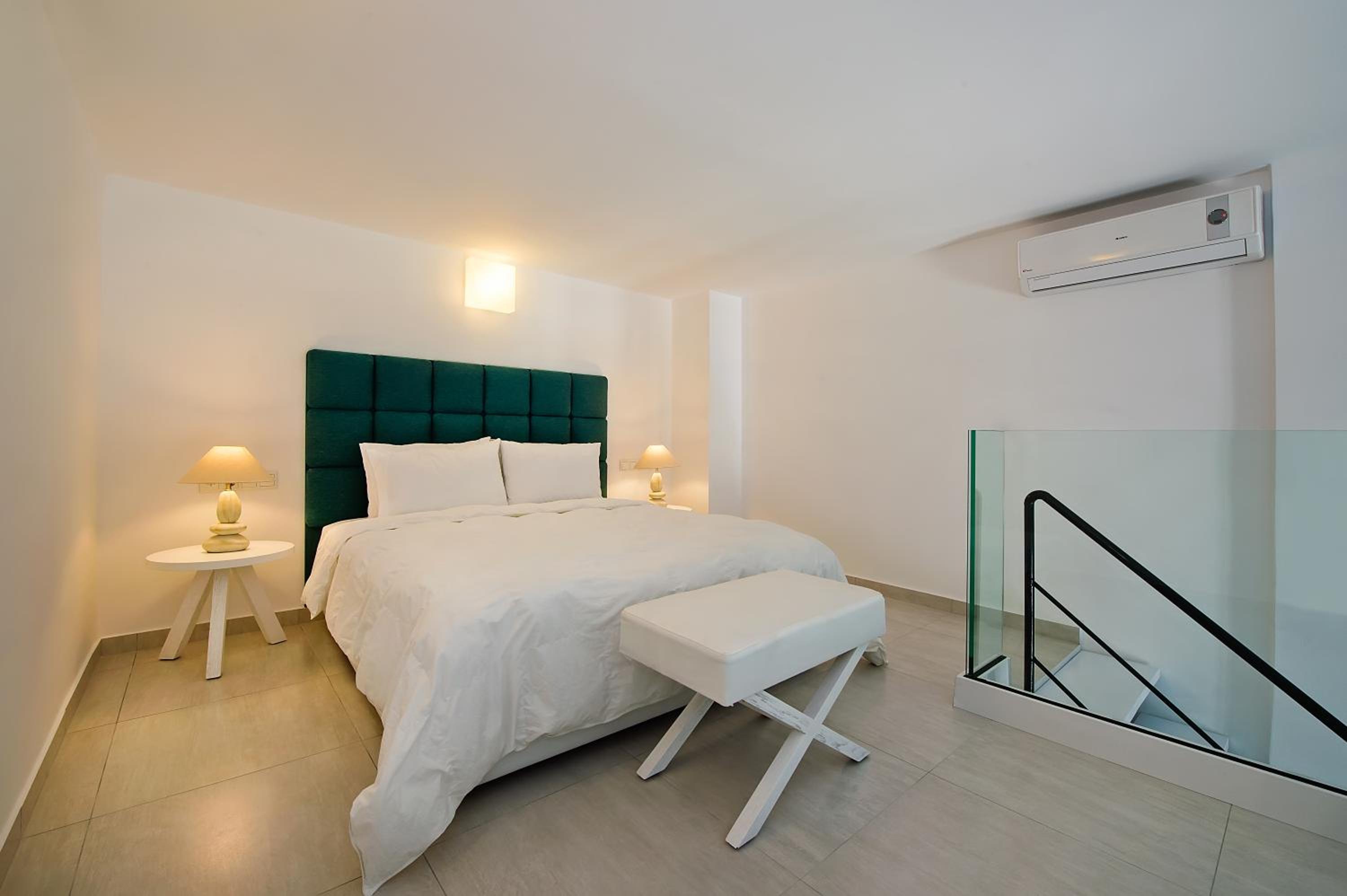 Senior, Suite, Double Bed, Outdoor Jetted Tub