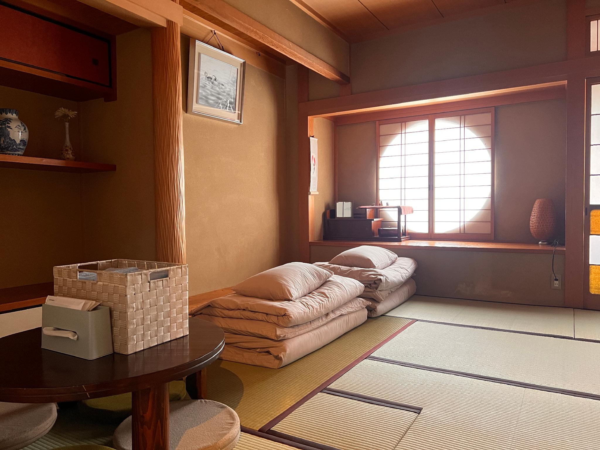 Quadruple, 4 Futon Beds
