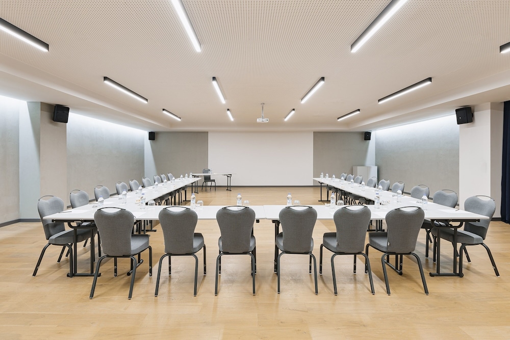 INVENTIST Hotel Sports Academy Istanbul 38/50