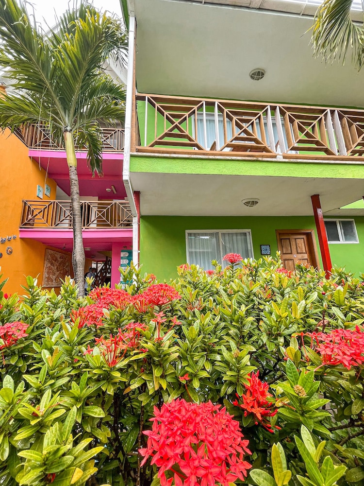 Hotel Cocoplum Beach 16/73