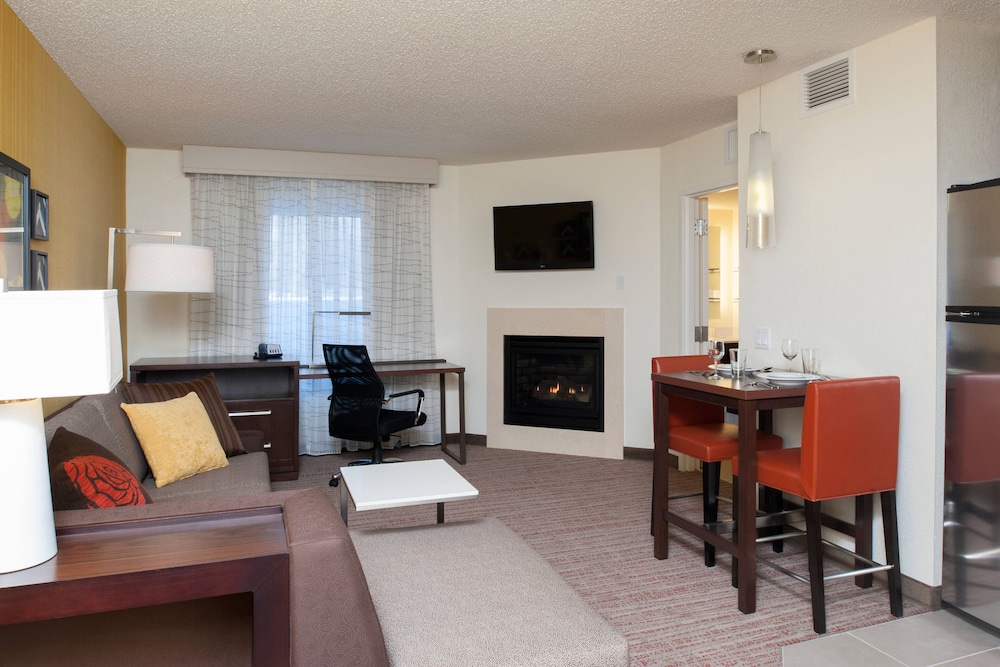 Residence Inn By Marriott Grand Rapids Airport 21/37