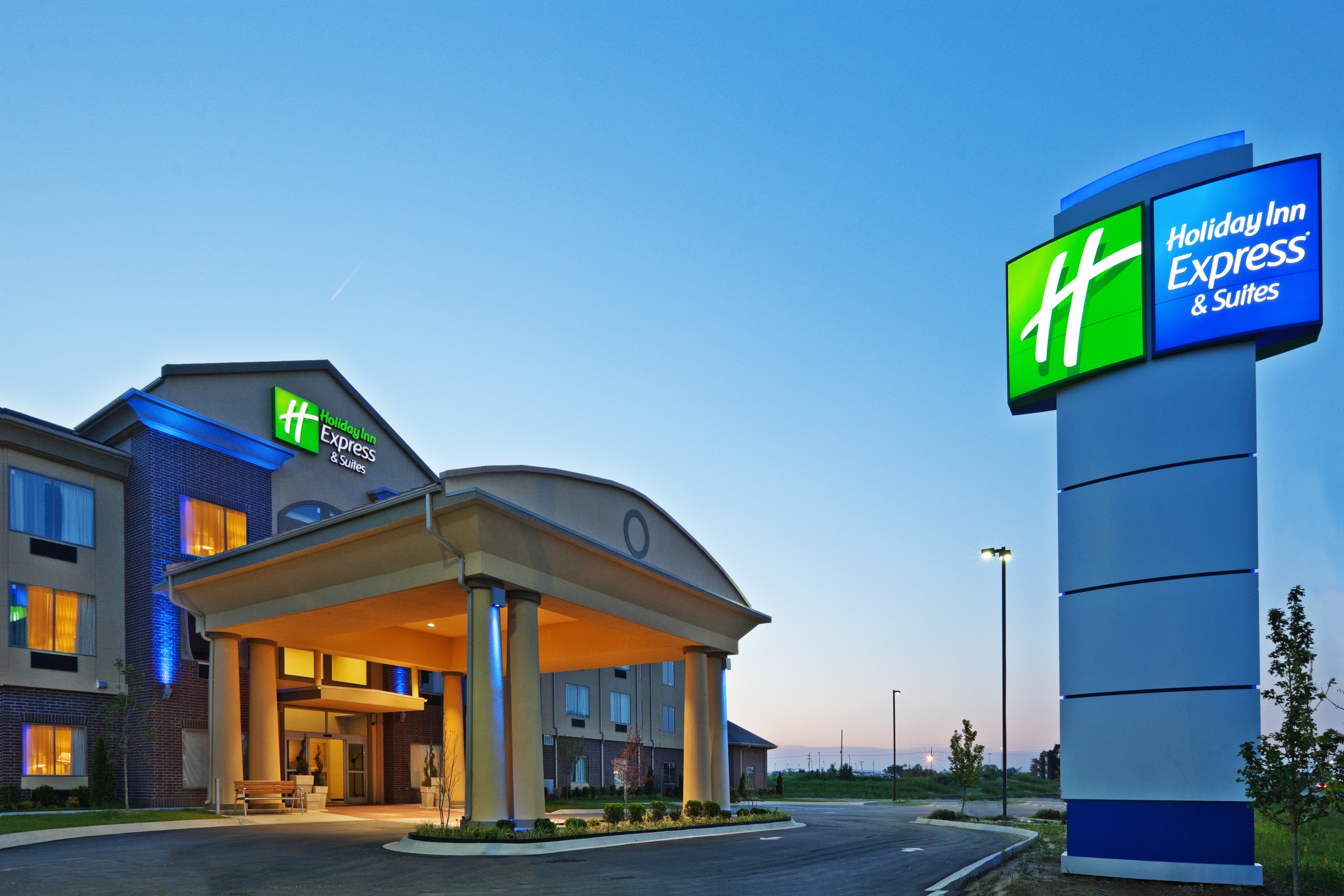 Holiday Inn Express Hotel & Suites Okmulgee 2/55