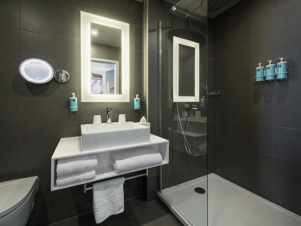NOVOTEL BELLEVILLE PARIS 20 65/69