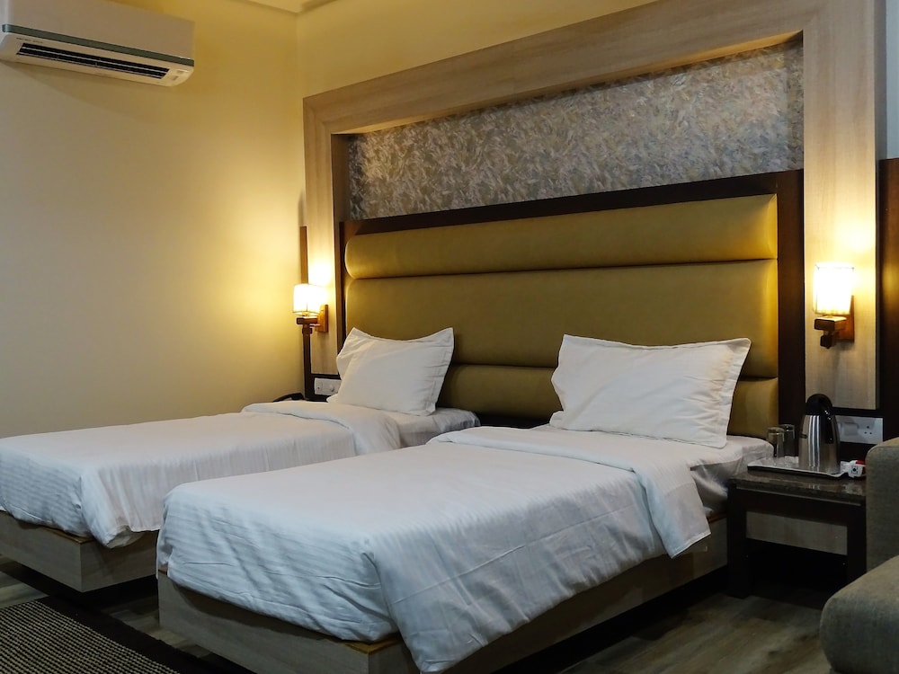 Hotel Continental Blue 35/44