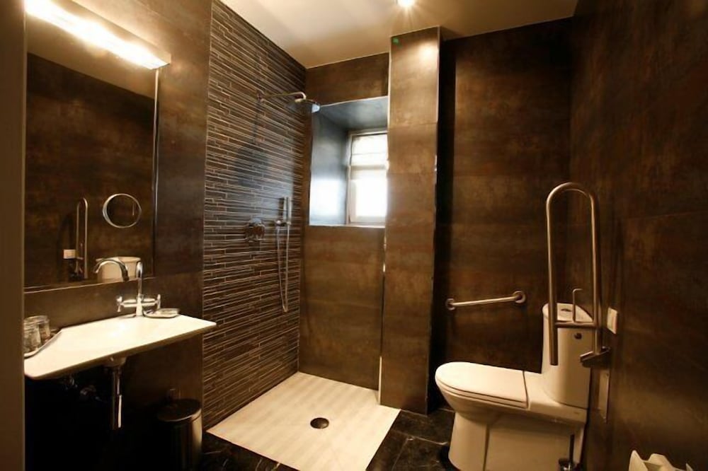 Hotel Palacio Munatones 47/50