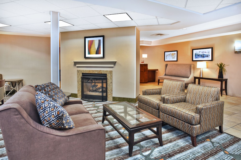 Holiday Inn Express Hotel And Suites Bradley Airport 43/74