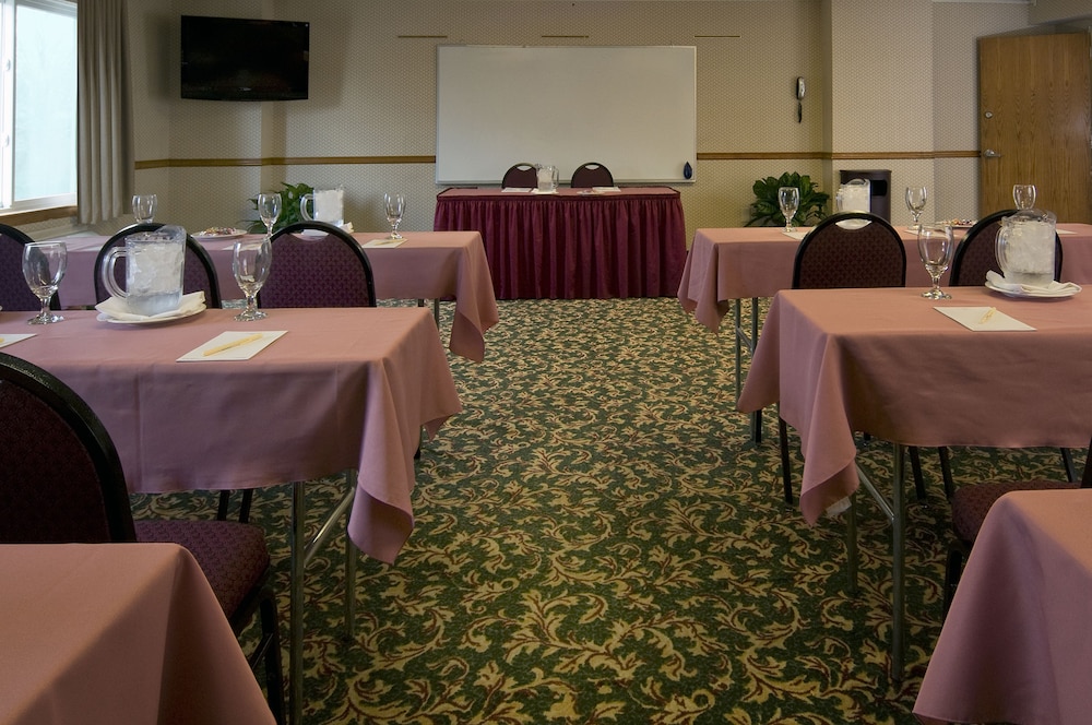 Meadowlands Plaza Hotel 54/57