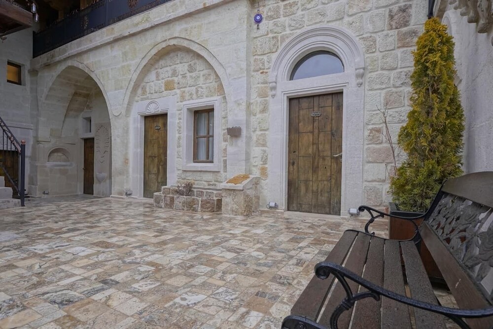 Arte Cave Hotel 40/50