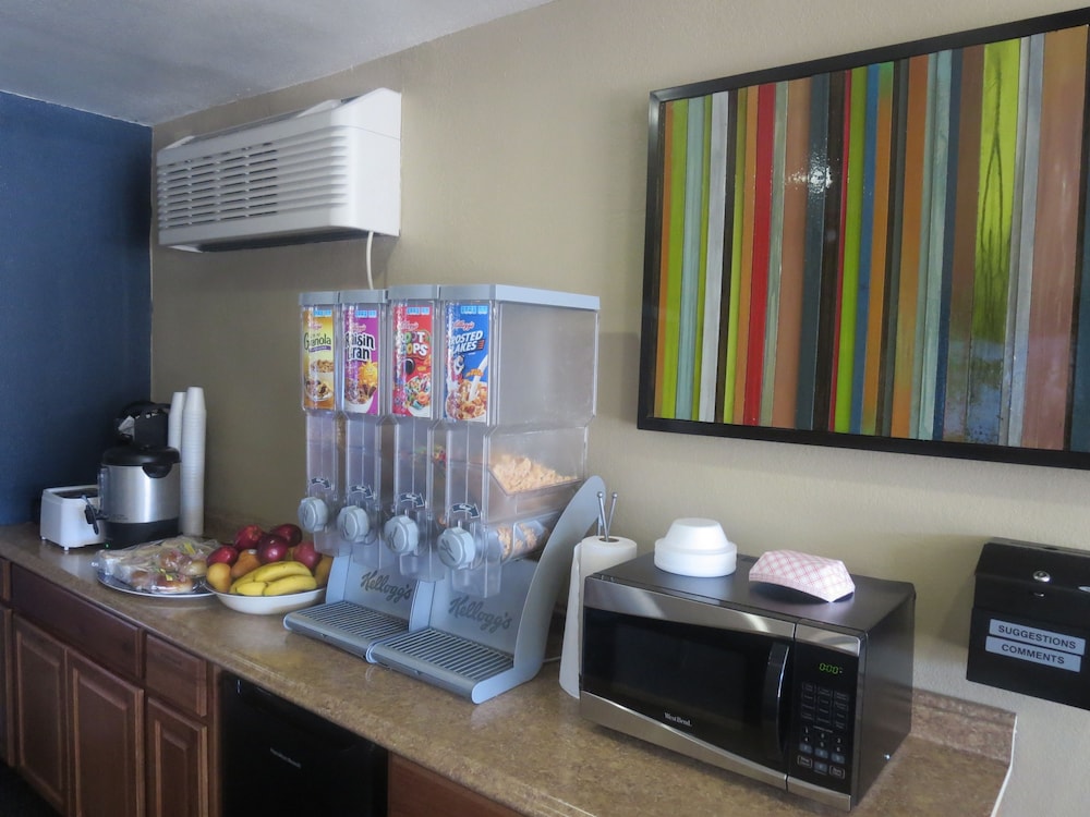 Howard Johnson by Wyndham Odessa TX 35/49