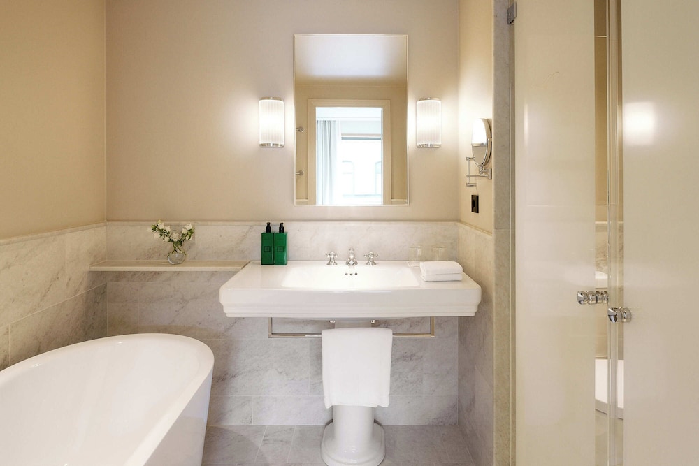 EXECUTIVE, SUITE, PARK VIEW