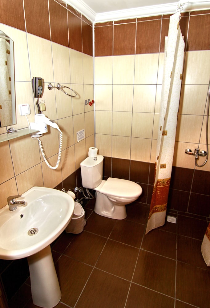 Kleopatra Bavyera Hotel 24/26