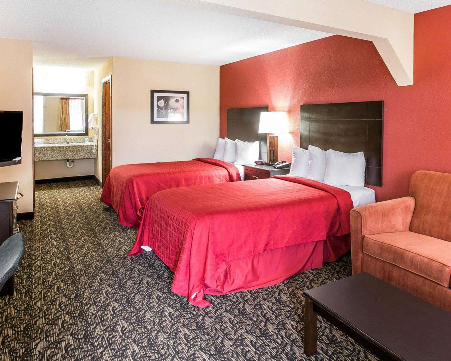 Suite- 2 Full Beds Non-Smoking