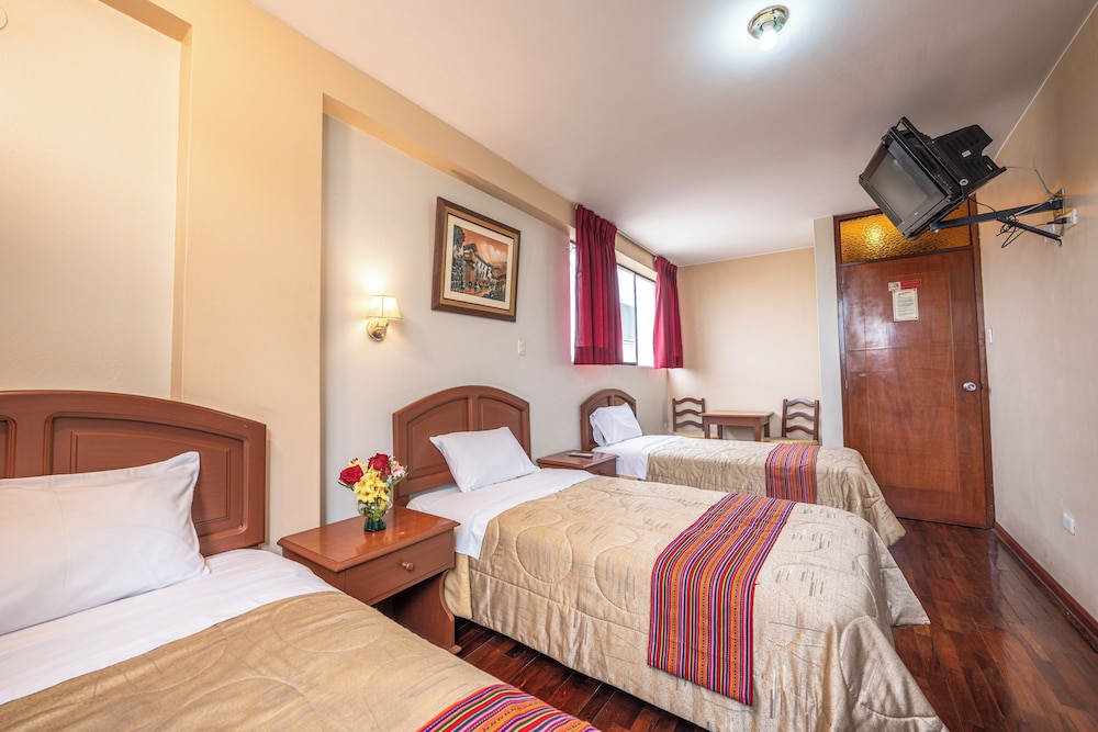 MANHATTAN INN AIRPORT HOTEL 14/73