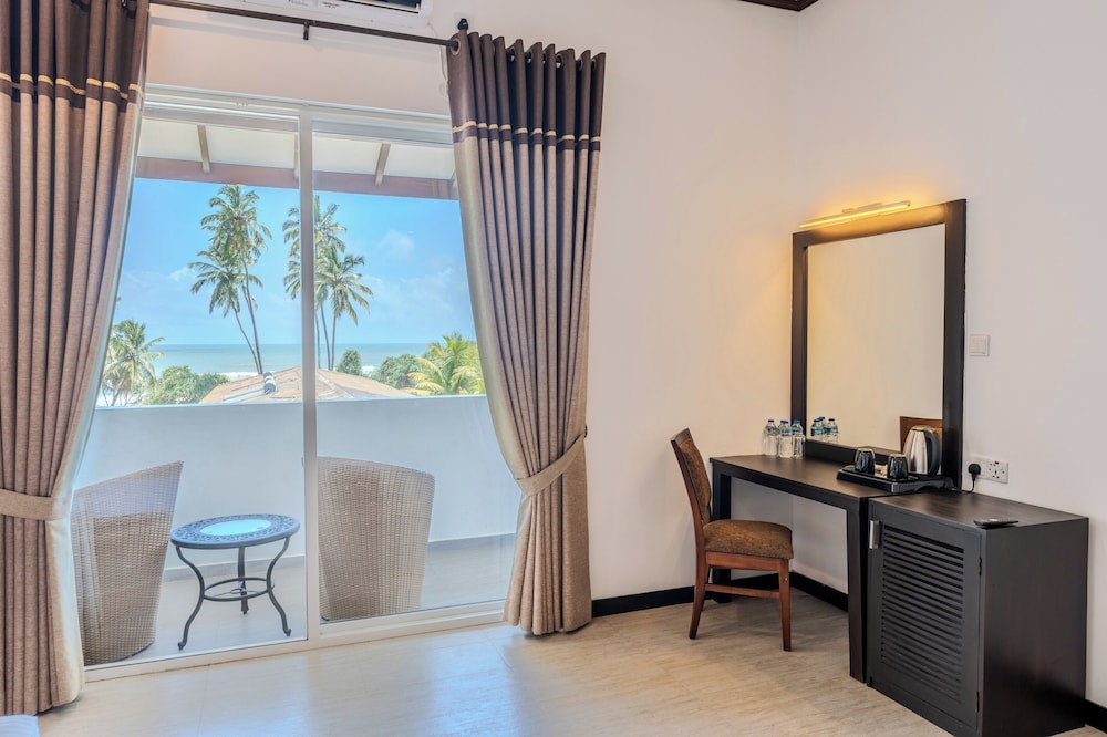 Coco Royal Beach Kalutara 8/25