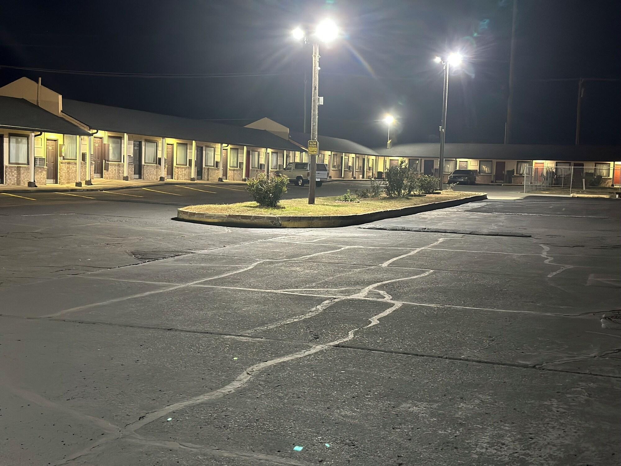 Interstate Inn Express 6/7