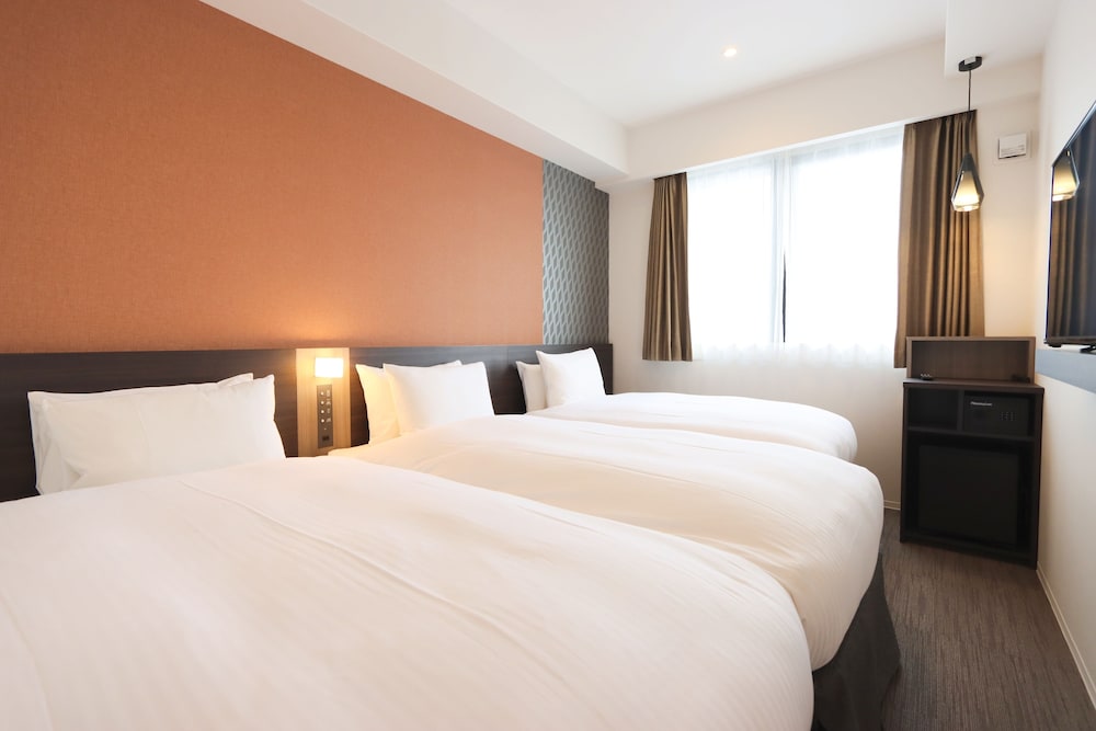 SUPERIOR, TWIN BEDS, WITH EXTRA BED