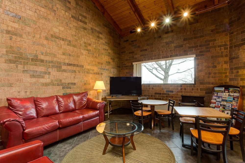 Travelodge Cleveland/Willoughby 23/29
