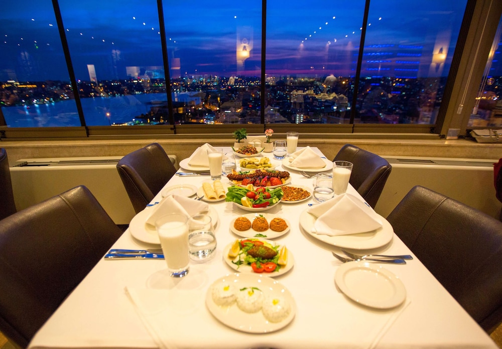 Radisson Blu Hotel Istanbul Pera 57/78