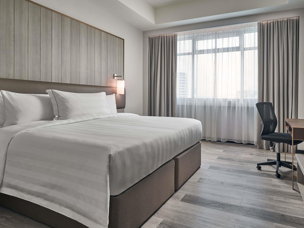 SUPERIOR, KING BED