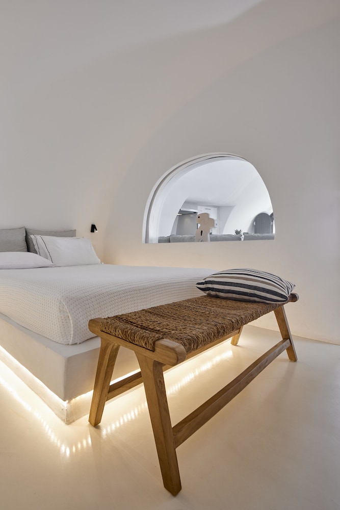 Olea Cave House 50/50