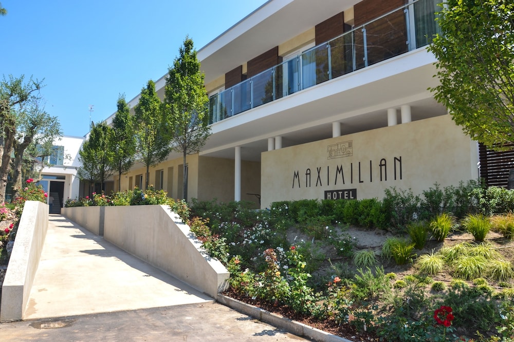 Hotel Maximilian 4/50
