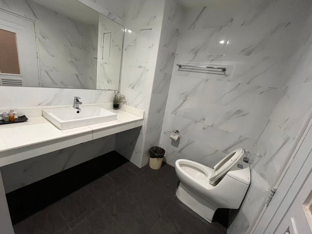 Sunday Platinum Suites 49/50
