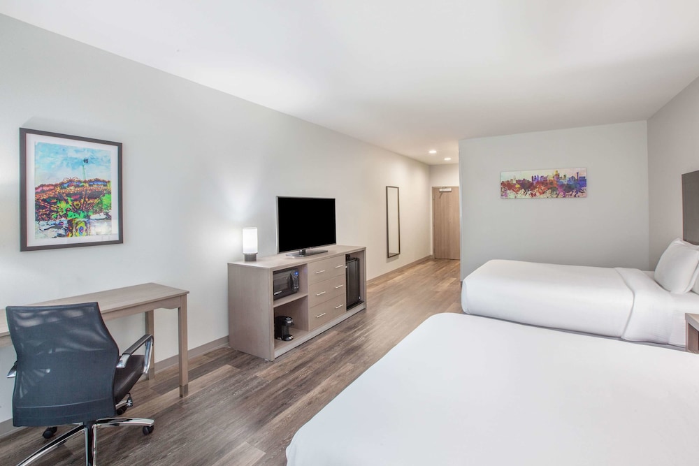La Quinta Inn And Suites By Wyndham Dallas Duncanville 15/53
