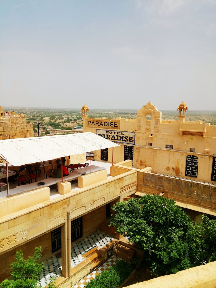 Vista Rooms at Old Royal Palace 27/38