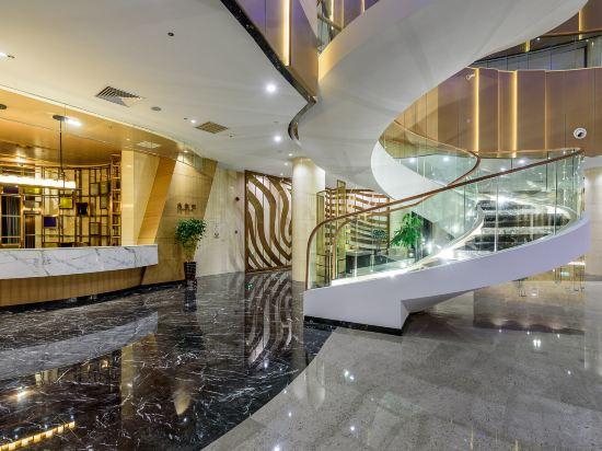 Delphi Sky Hotel 6/23