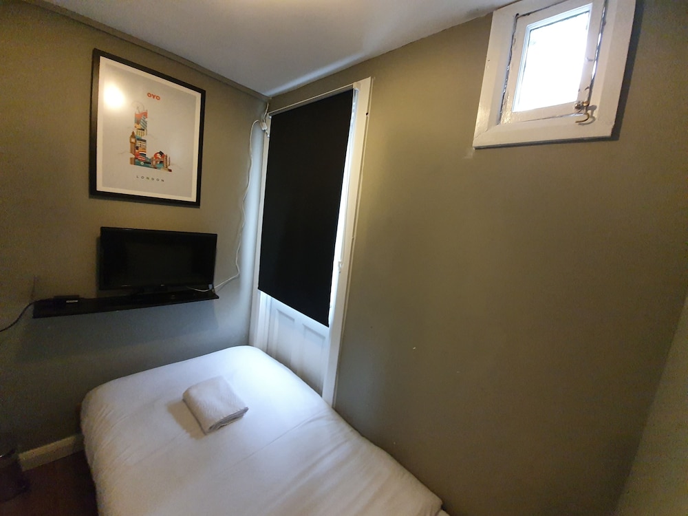 Ebury House Hotel 25/50