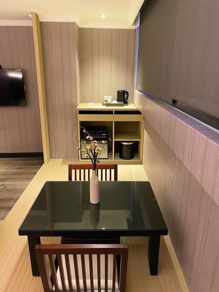 Jin Man Jia Hotel 52/62
