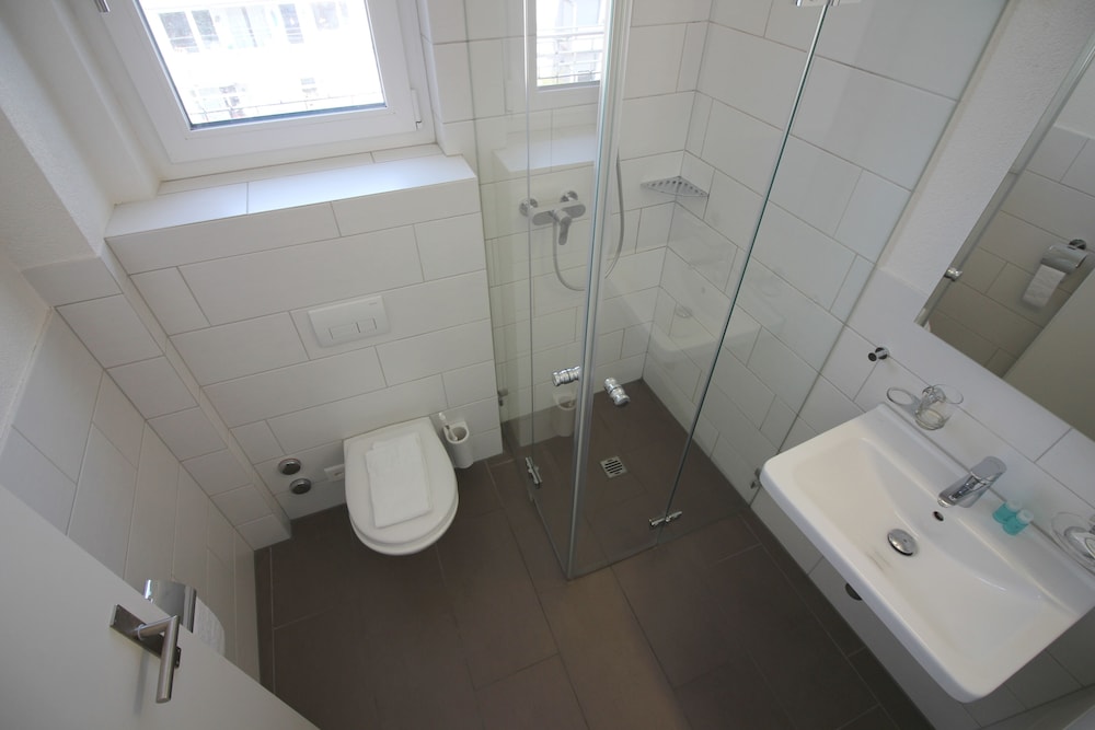 Swiss Star Oerlikon Lodge 18/20